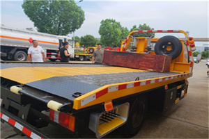 广安区附近拖车电话号码服务